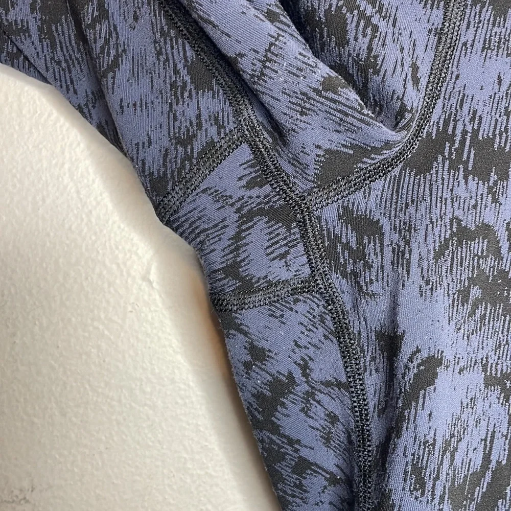 Athleta‎ | Women’s Elation Blue & Black Texture Leggings Size Large Petite